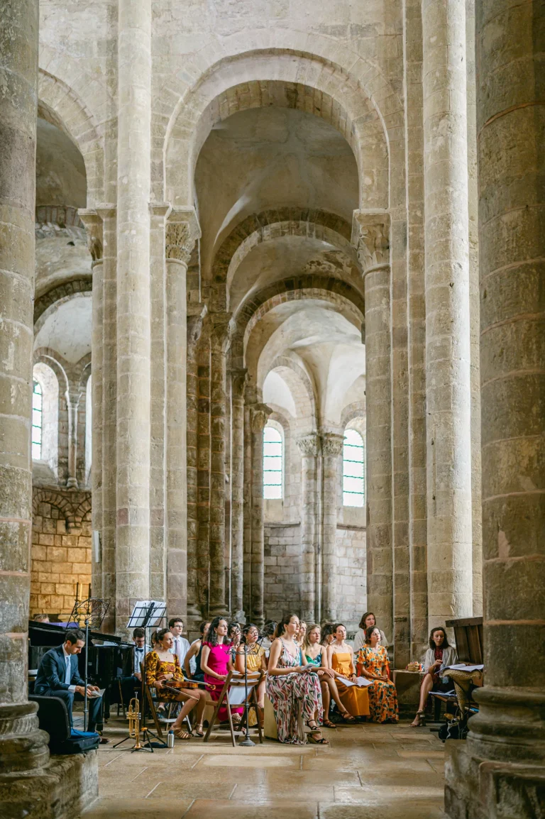 Valentine & Thomas-336 musiciens abbatiale conques mariage